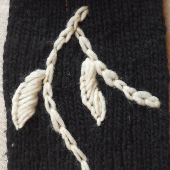 NWT Vintage Brooklyn Handknit Black Wool Scarf - Picture 7 of 10